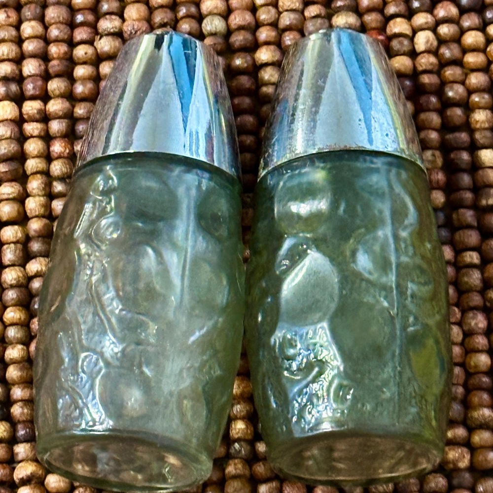 Vintage Salt & Pepper Shakers Westmoreland Glass Co Collectible Green READ DESCR